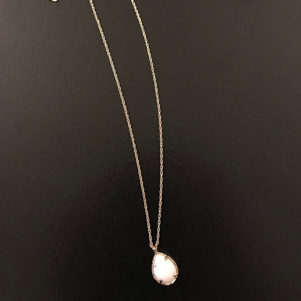 worn once-Kendra Scott Kiri Pendant Necklace White